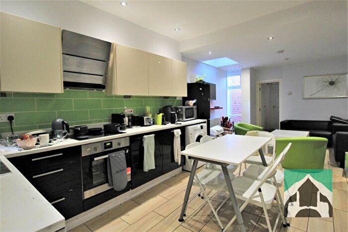 7 Bedroom Terraced House To Rent In Tiverton Road, Birmingham, B29