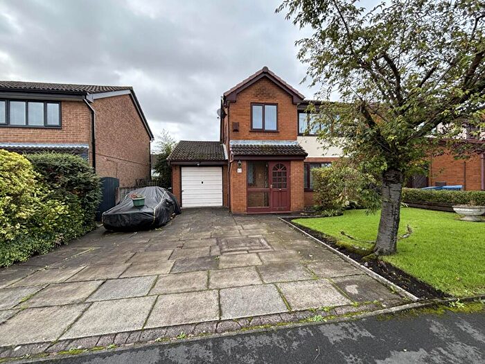 4 Bedroom Detached House For Sale In Birchwood, Oldham, OL9