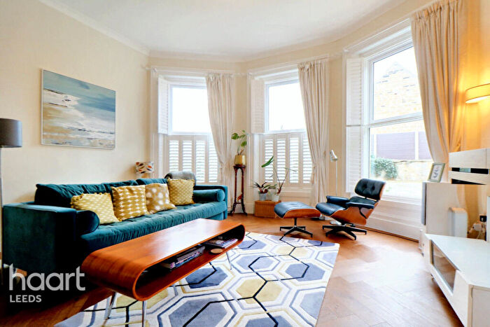 3 Bedroom Character Property For Sale In Farrer Lane, Leeds, LS26