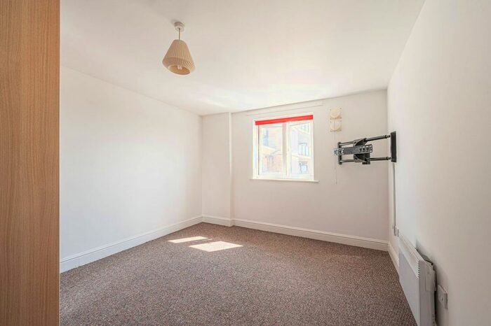 1 Bedroom Flat To Rent In Glebelands Close, Finchley, London, N12