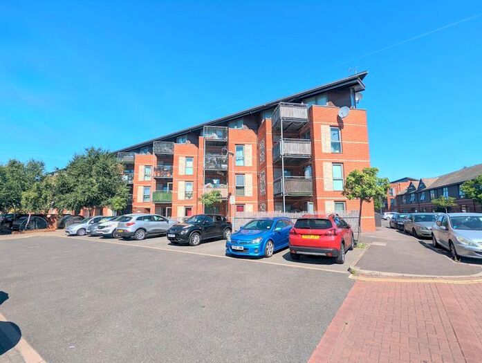 2 Bedroom Flat To Rent In Page Road, Bedfont, Feltham, TW14