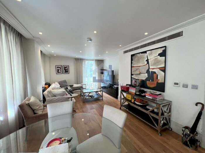 2 Bedroom Flat To Rent In Park Street, Mayfair, W1K