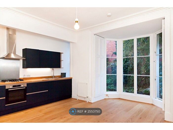 2 Bedroom Flat To Rent In Pitt Street, Edinburgh, EH6