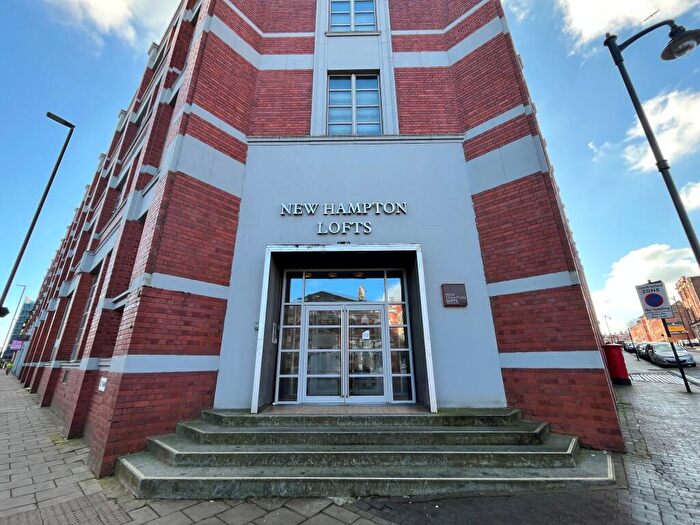 2 Bedroom Apartment To Rent In New Hampton Lofts, B18