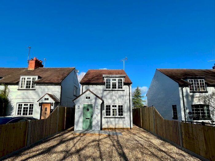 2 Bedroom Detached House To Rent In Morris Street, Hook, RG27