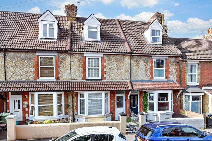3 Bedroom Terraced House For Sale In Holland Road, Maidstone, Kent, ME14
