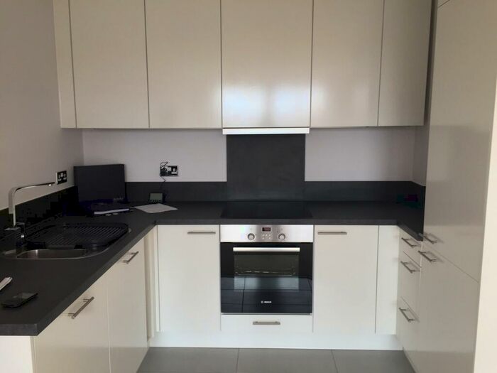 1 Bedroom Flat To Rent In Drake Way, Reading, RG2