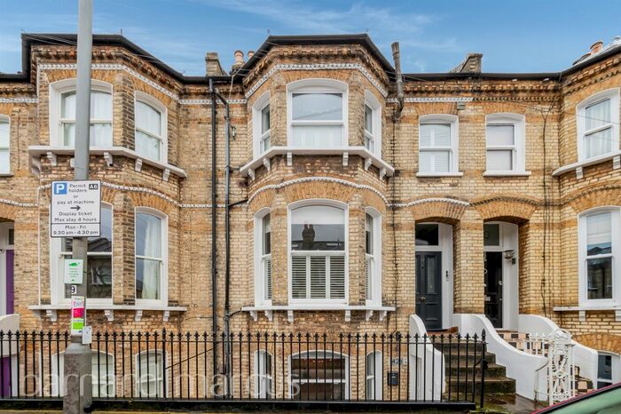 1 Bedroom Flat For Sale In Haldon Road, London, SW18