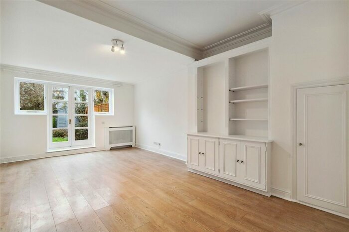 2 Bedroom Flat To Rent In Veronica Road, London, SW17