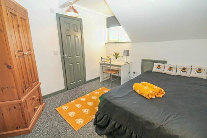 5 Bedroom Terraced House To Rent In Estcourt Avenue, Headingley, Leeds, LS6