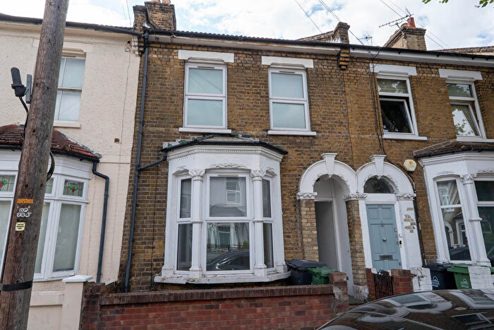 4 Bedroom Terraced House To Rent In Steele Road, Leytonstone, E11