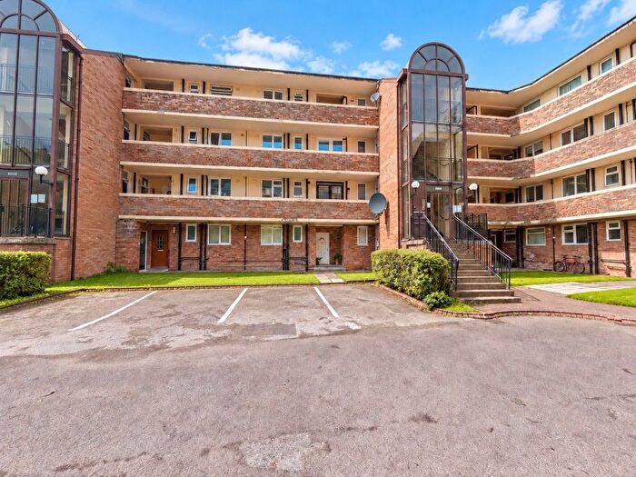 2 Bedroom Flat For Sale In Minster Court, Liverpool, L7