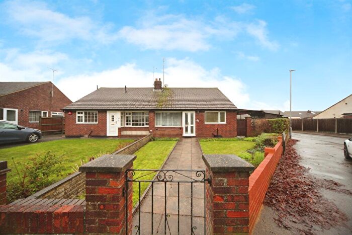 2 Bedroom Semi-Detached Bungalow For Sale In Gooseberry Hill, Luton, LU3