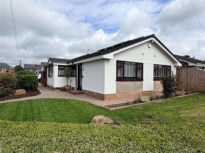 2 Bedroom Detached Bungalow For Sale In Inglewood Close, Warton, PR4