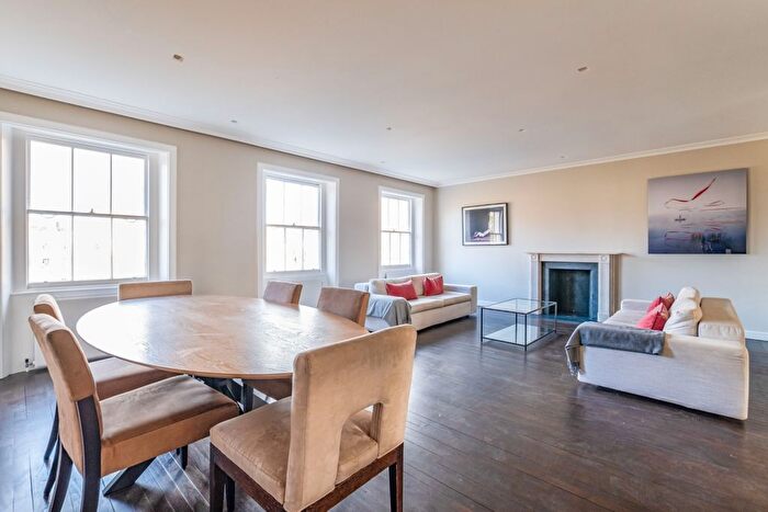 3 Bedroom Flat To Rent In Warwick Square, London, SW1V