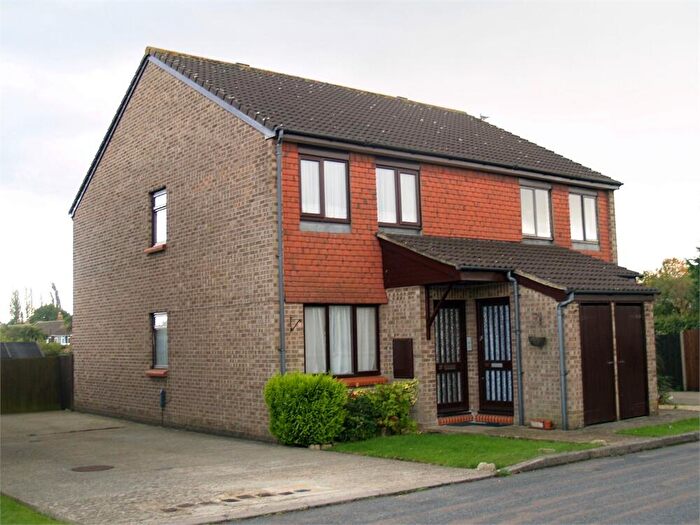 1 Bedroom Ground Maisonette To Rent In Godwin Close, West Ewell, Epsom, KT19