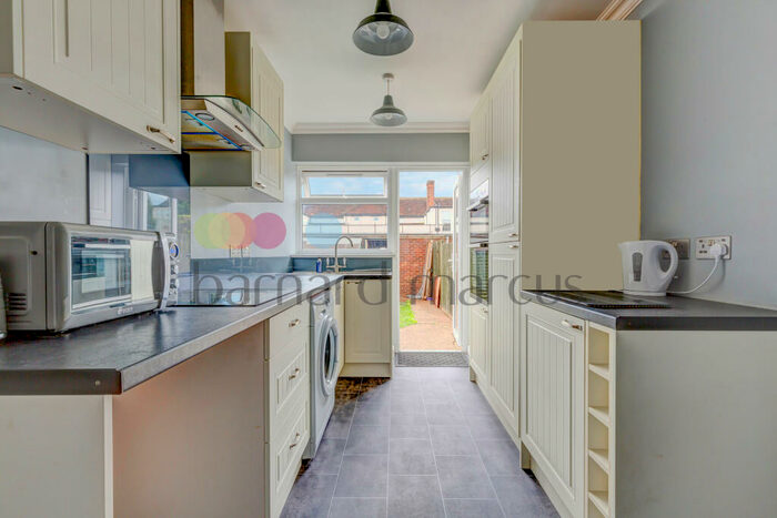 2 Bedroom Apartment To Rent In Wide Way, Mitcham, CR4