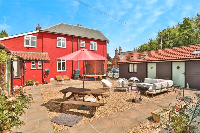 6 Bedroom Detached House For Sale In Station Road, Yaxham, Dereham, NR19