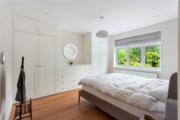 5 Bedroom Semi-Detached House To Rent In Gunnersbury Gardens, London, Uk, W3