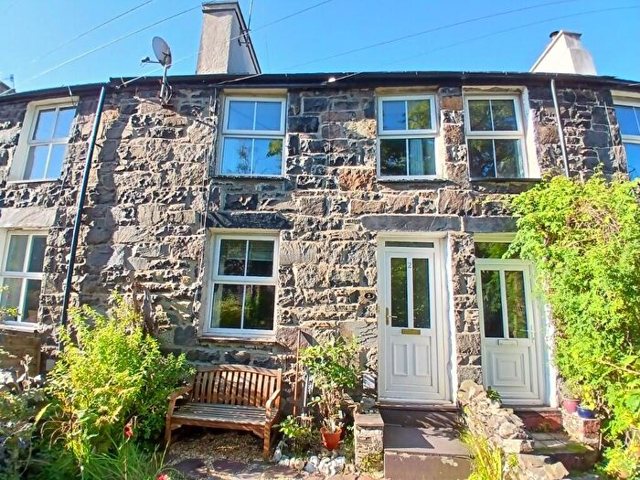 2 Bedroom Terraced House For Sale In Llanberis, LL55