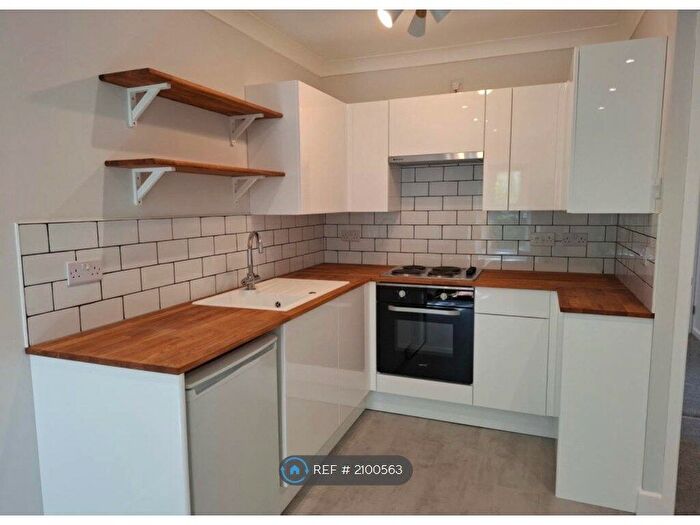 2 Bedroom Maisonette To Rent In Mayfield Road, Camberley, GU15