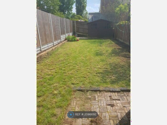 2 Bedroom Semi-Detached House To Rent In Crescent Road, Hemel Hempstead, HP2