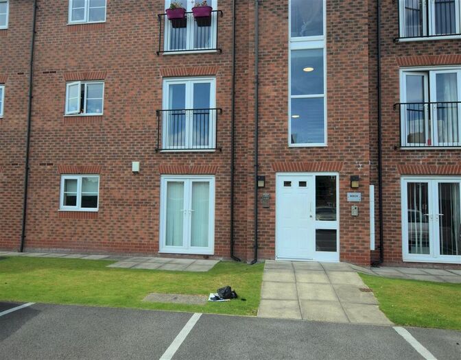 2 Bedroom Flat To Rent In Lawnhurst Avenue, Wythenshawe, Manchester, M23