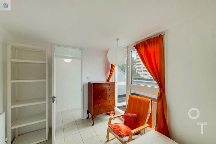 3 Bedroom Flat To Rent In Wendling, Haverstock Road, NW5