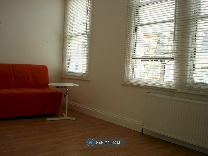 Studio To Rent In Dawes Road, London, SW6
