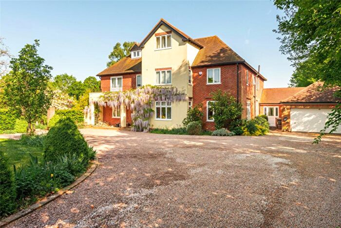 5 Bedroom Detached House For Sale In Sperberry Hill, St. Ippolyts, Hitchin, Hertfordshire, SG4