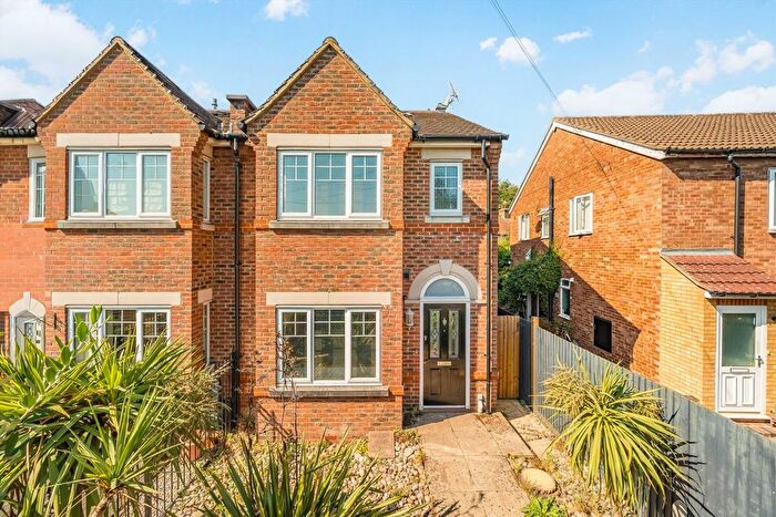 4 Bedroom End Of Terrace House To Rent In Camac Road, Twickenham, TW2