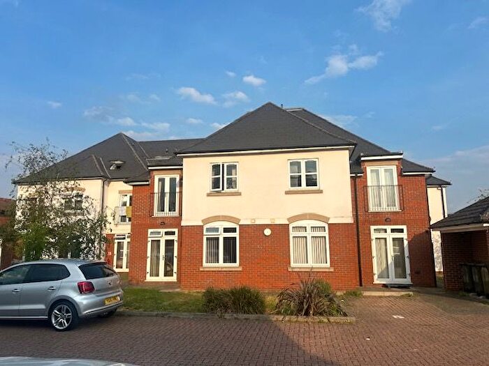 1 Bedroom Flat To Rent In Hatton Road, Feltham, TW14