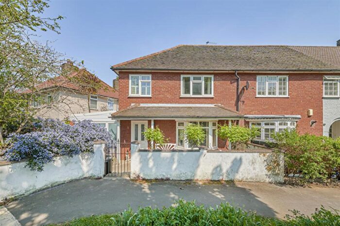 3 Bedroom End Of Terrace House For Sale In Verdun Road, Barnes, London, SW13