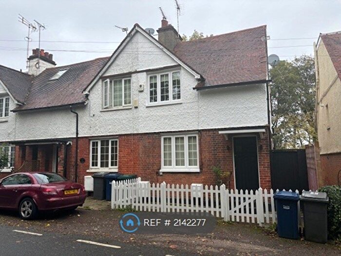 2 Bedroom Semi-Detached House To Rent In Frith Manor Cottages, London, NW7