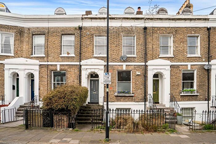 2 Bedroom Maisonette To Rent In Flaxman Road, London, SE5
