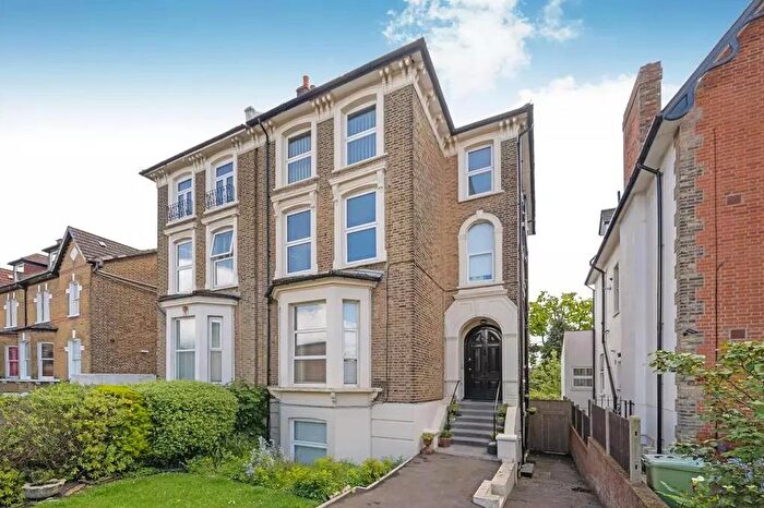 2 Bedroom Apartment To Rent In Oakfield Road, Penge, London, SE20