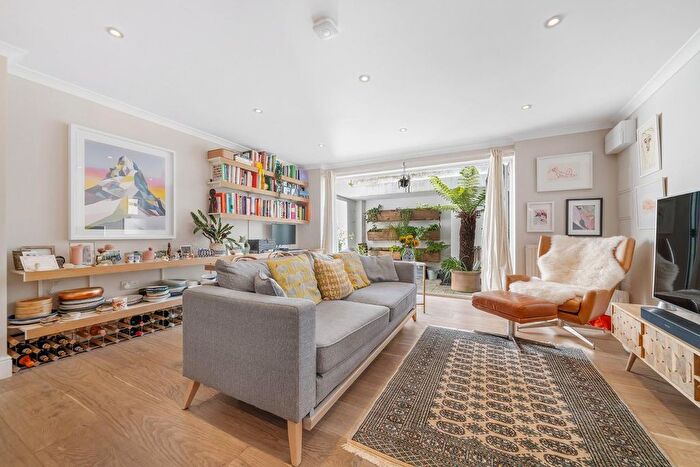 1 Bedroom Flat For Sale In Dalyell Road, London, SW9