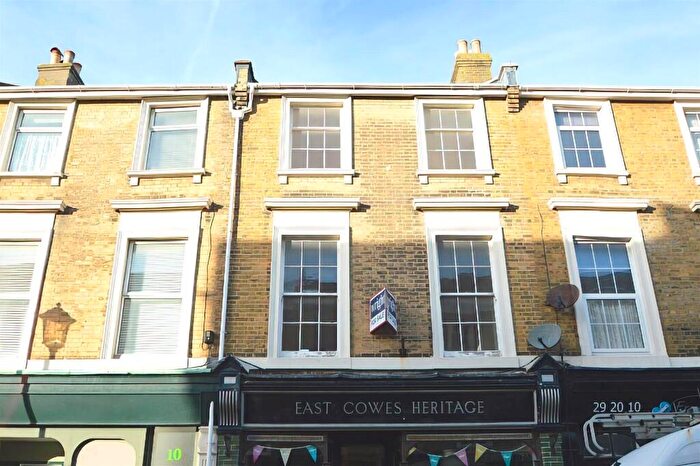 3 Bedroom Apartment For Sale In Clarence Road, East Cowes, PO32