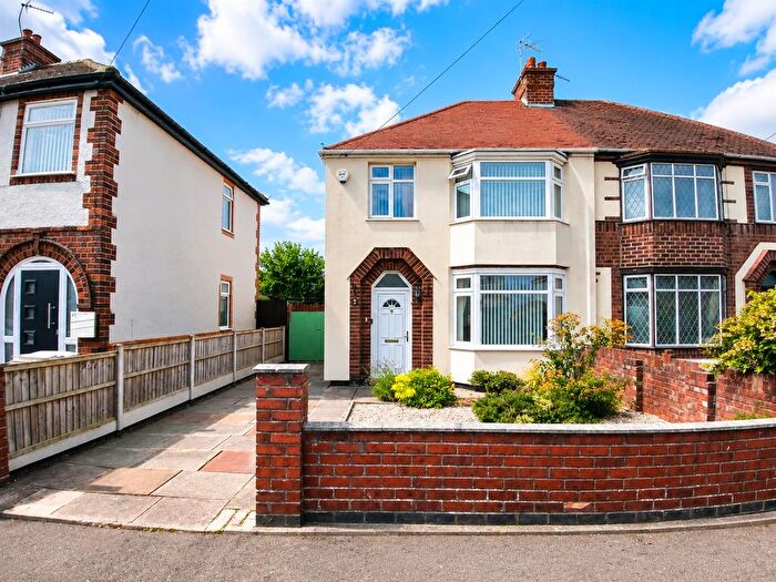 3 Bedroom Semi-detached House For Sale In Coxs Close, Nuneaton, CV10