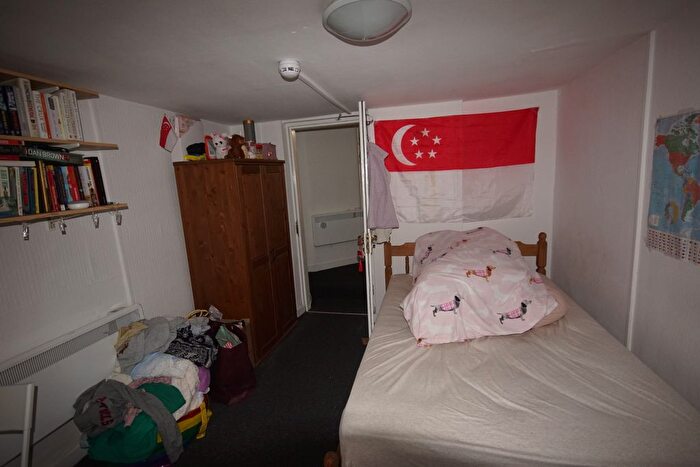2 Bedroom Flat To Rent In Cotham Vale, Bristol, BS6
