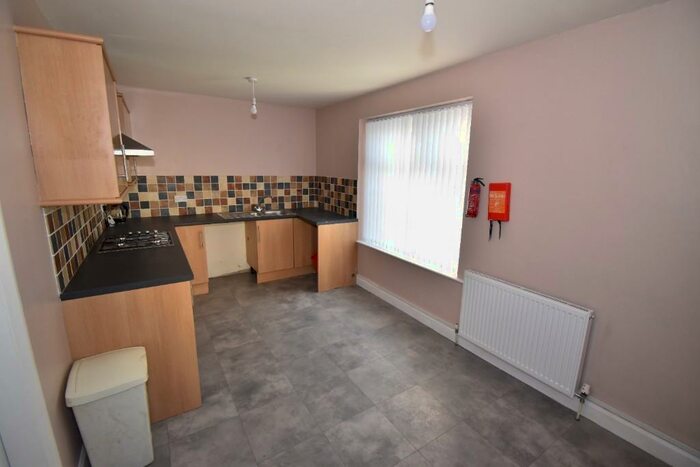 3 Bedroom Semi-Detached House To Rent In Moorside Road, Huddersfield, West Yorkshire, HD5