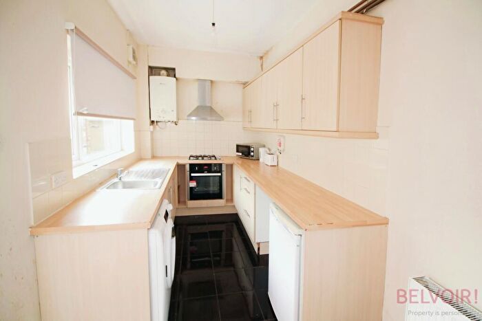 4 Bedroom Terraced House To Rent In Newdigate Villas, Nottingham, NG7
