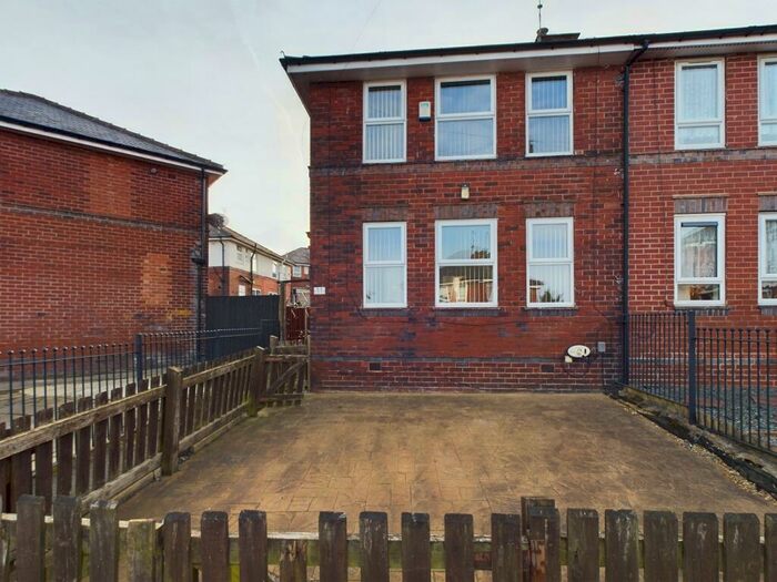 3 Bedroom Semi-Detached House To Rent In Southend Road, Sheffield, S2