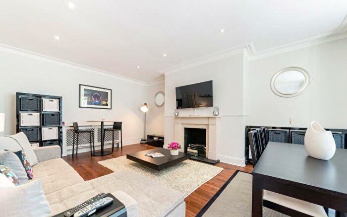 2 Bedroom Apartment To Rent In Baker Street, Marylebone, London, NW1