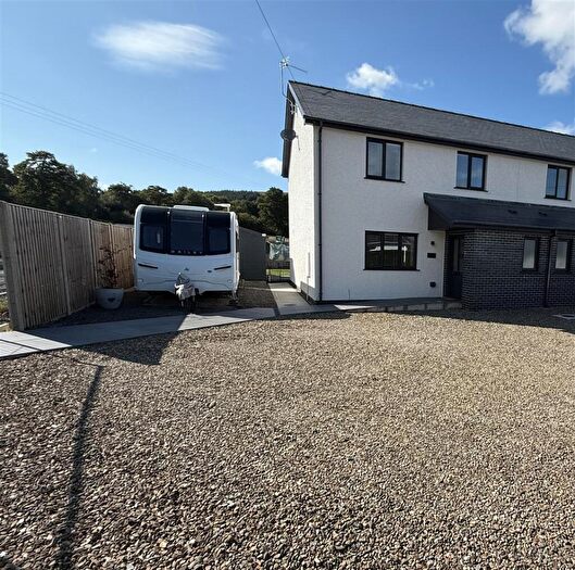 3 Bedroom Semi-Detached House For Sale In Clos Megan, Felinfach, Lampeter, SA48