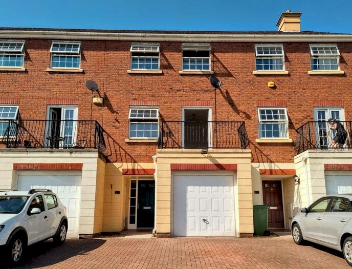4 Bedroom Town House To Rent In Meadow Hill, Church Village, Pontypridd, CF38