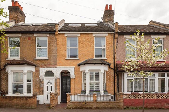 4 Bedroom Terraced House For Sale In Lynmouth Road, Walthamstow, E17