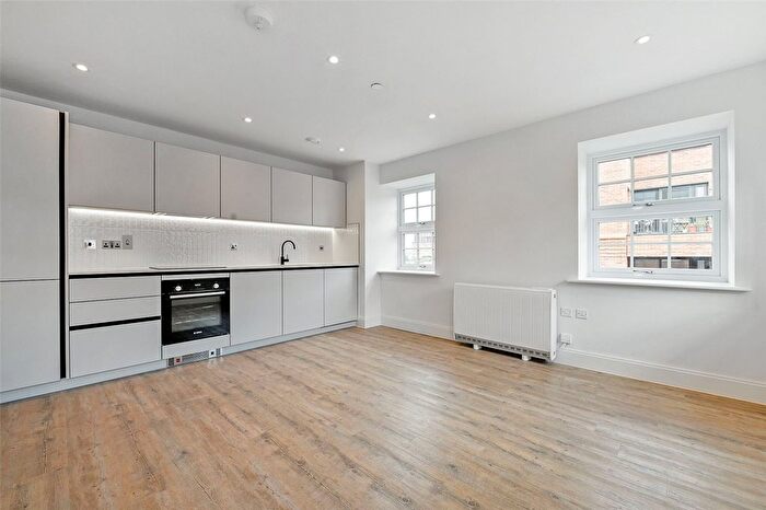 2 Bedroom Flat To Rent In The Factory, Memorial Avenue, Slough, Berkshire, SL1