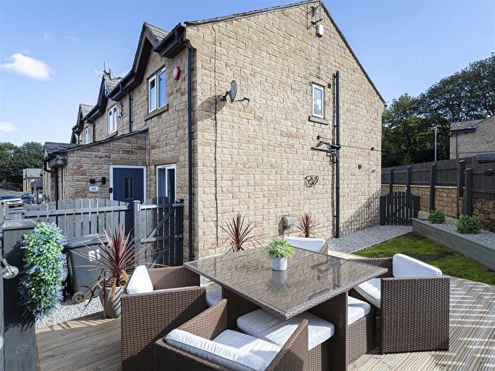 2 Bedroom End Terrace House For Sale In Bramston Gardens, Rastrick, Brighouse, HD6