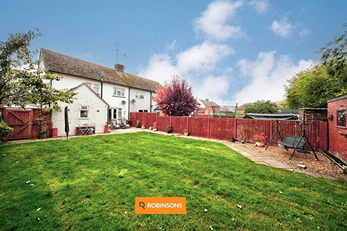 3 Bedroom Semi-Detached House For Sale In Beecroft Way, Dunstable, LU6